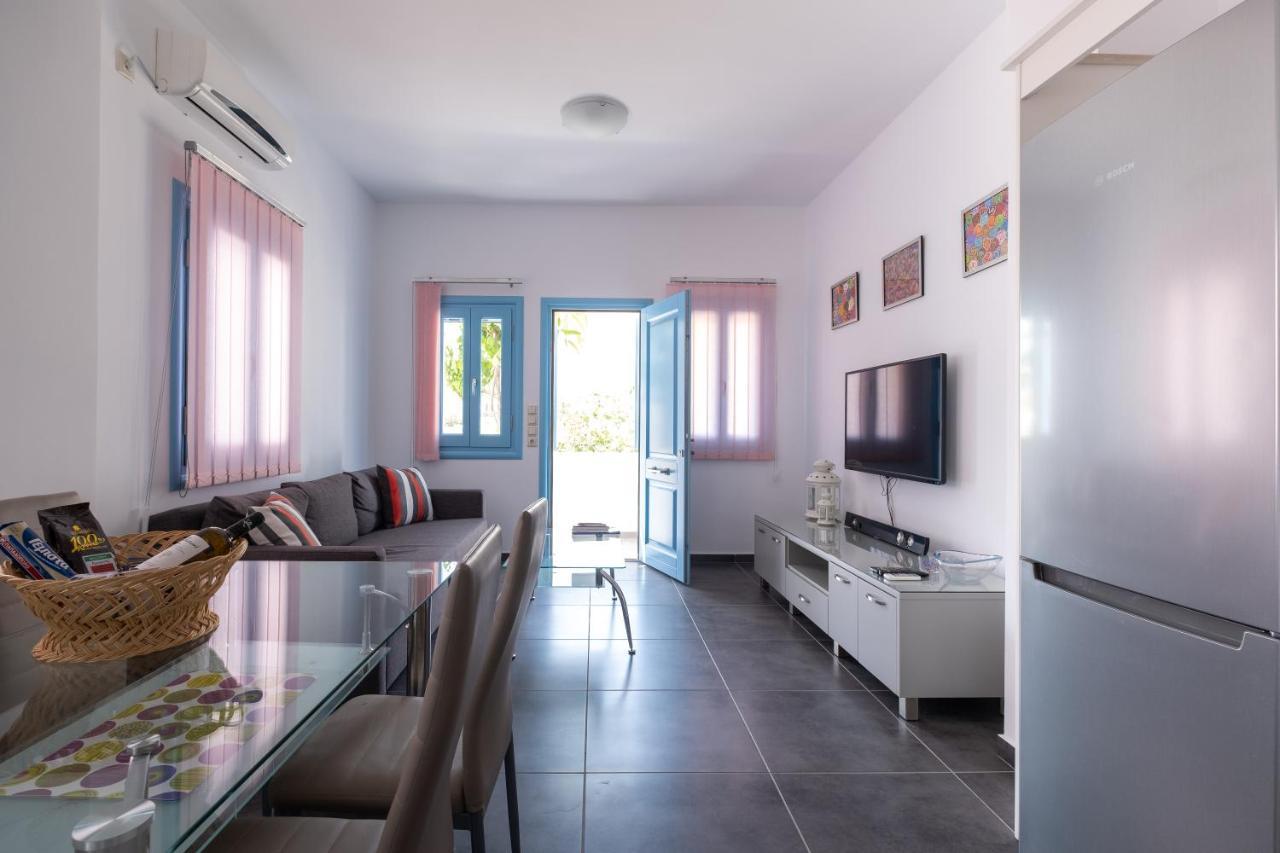 Adelphi * Perissa (Santorini)