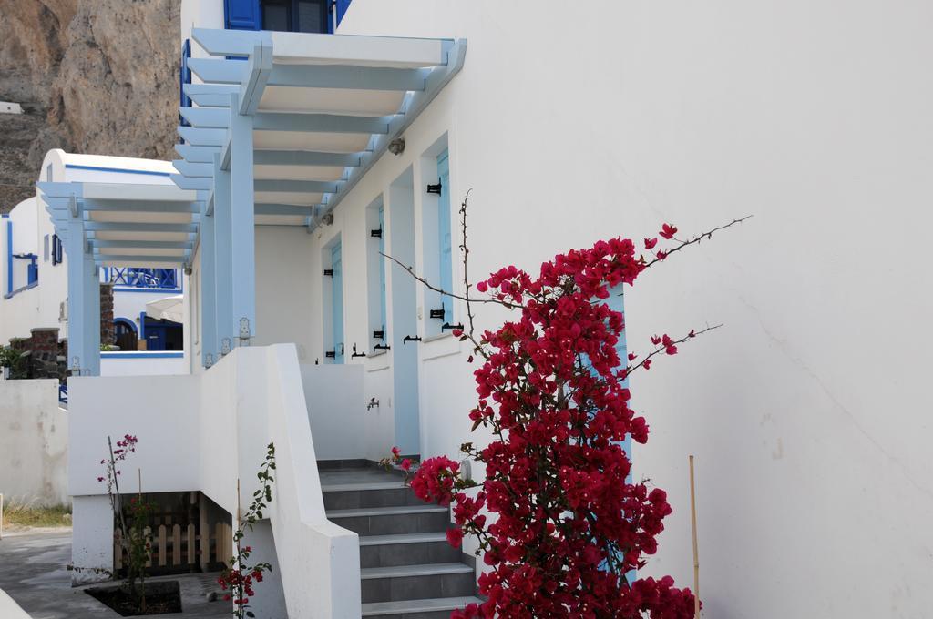 Adelphi Perissa (Santorini)