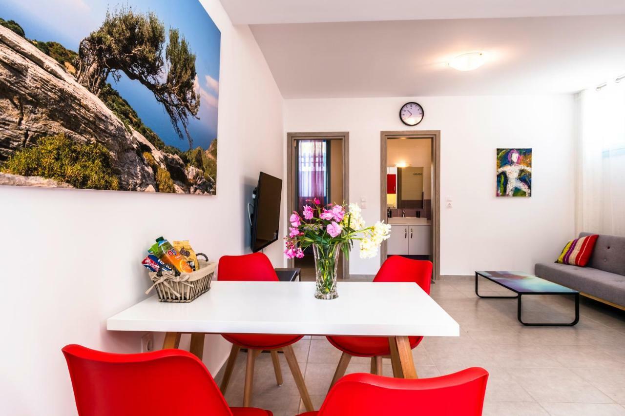 Adelphi Apartment *