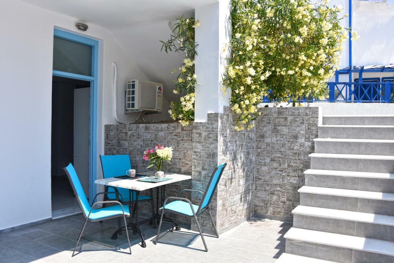 Adelphi Perissa (Santorini)