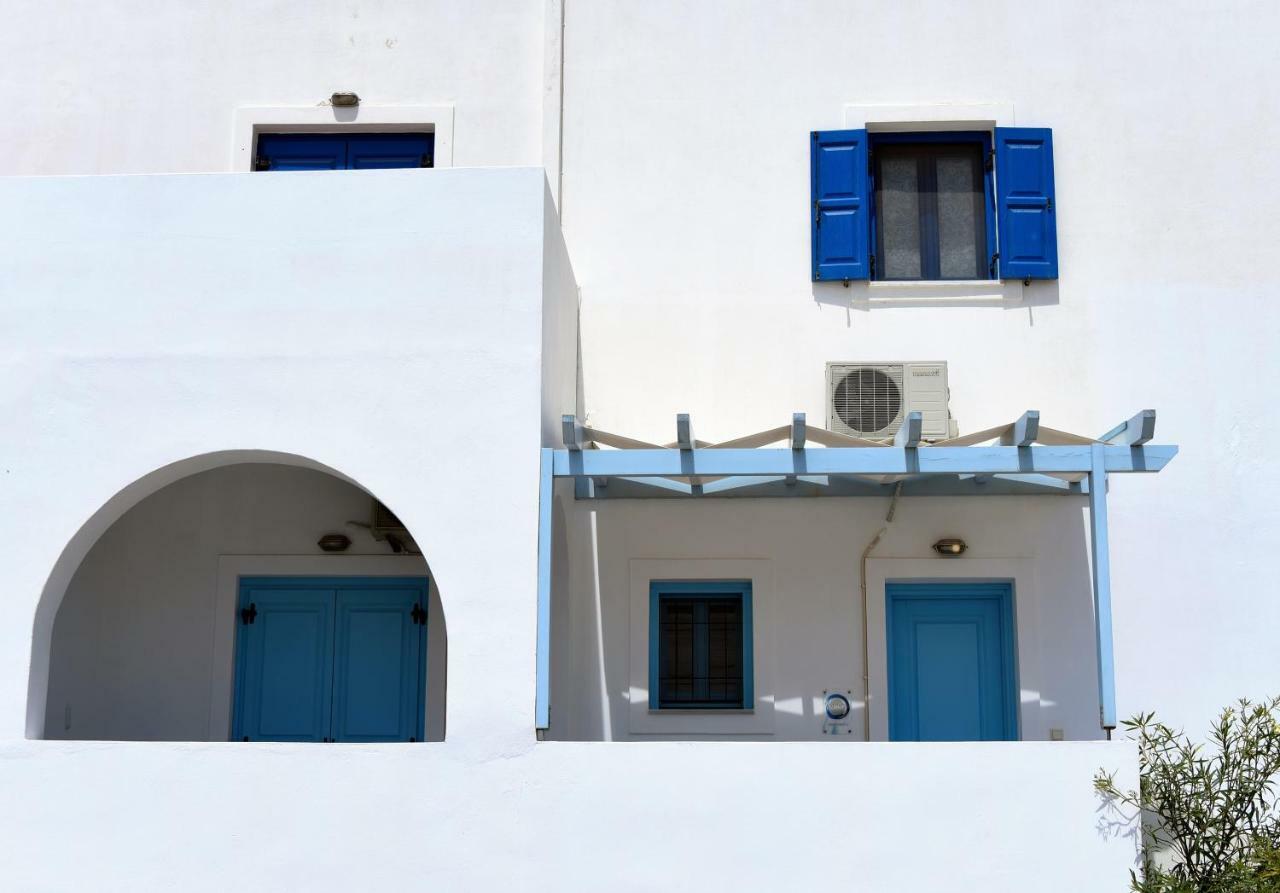 Adelphi Apartment Perissa (Santorini)